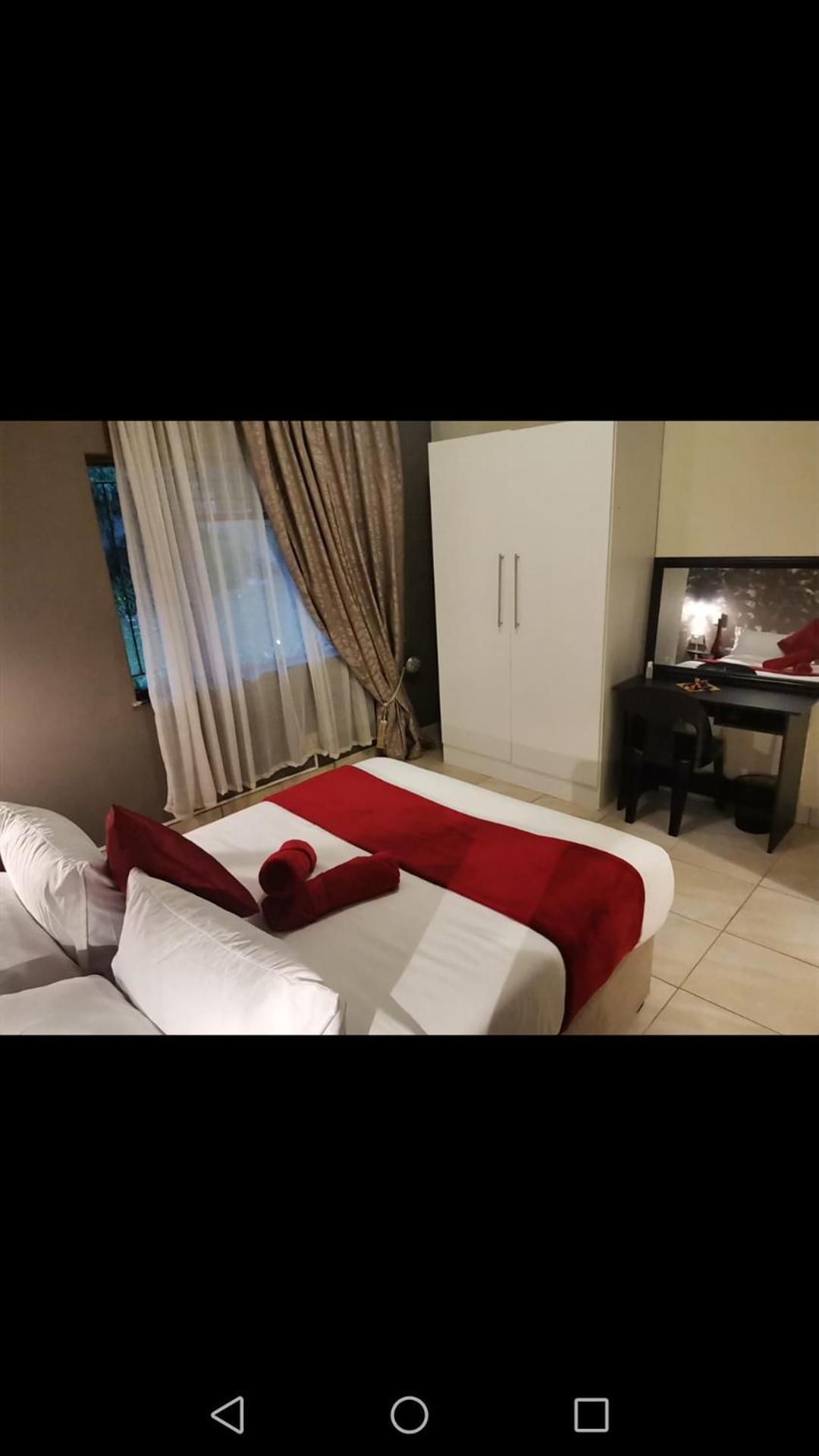 Angelmalatji Guesthouse Graskop Bilik gambar
